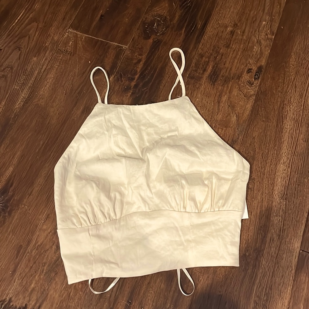 Zara off white high neck top. Size xs, never been worn before.